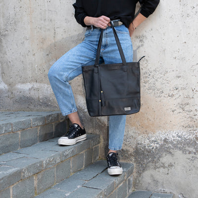 Black Victoria Wallet